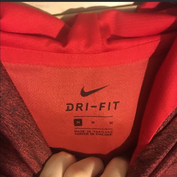 Red hooded light running nike sweatshirt - Picture 2 of 6